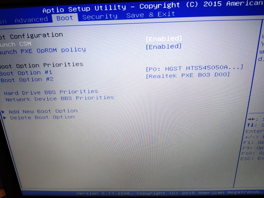 华硕笔机本电脑开机就自动进入BIOS,按ESC选启动盘是空白的，进入BIOS后发现能认出硬盘，PE里面也能也现，后来把CMS选项打开后才解决了，不能认硬盘的问题。